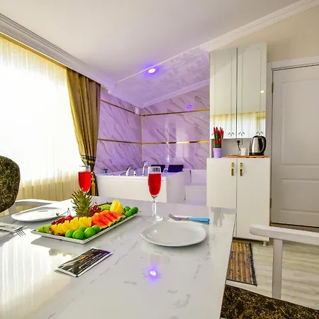 Hotel Loca Life Airport 3*