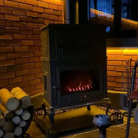 מלון Loca Life Airport