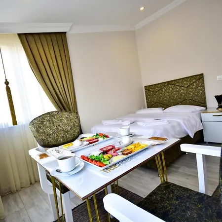 Loca Life Airport 3*