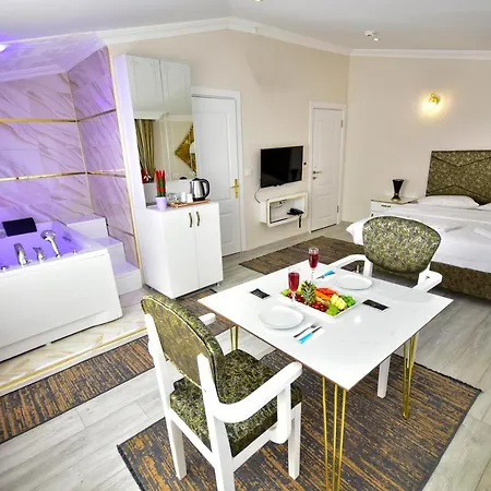Loca Life Airport 3*