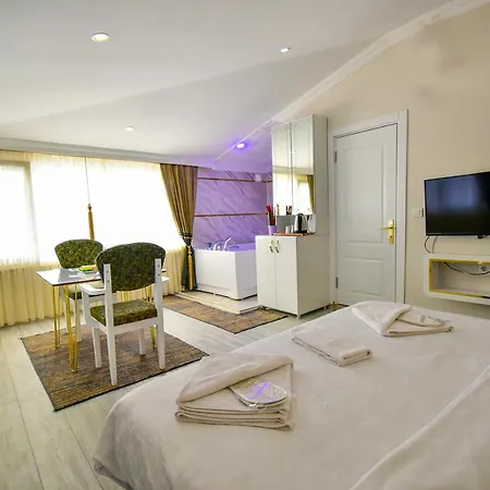 Hotel Loca Life Airport