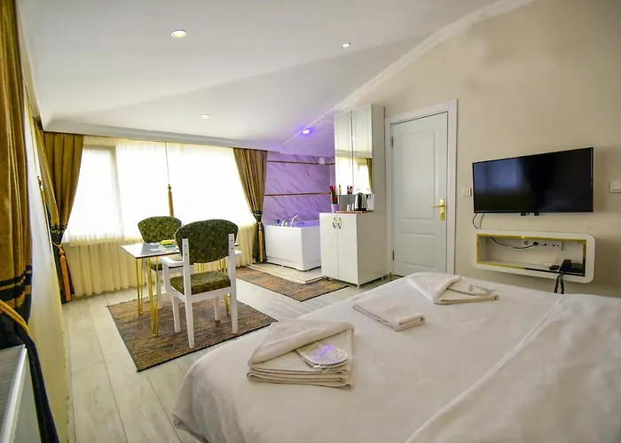 Hotel Loca Life Airport